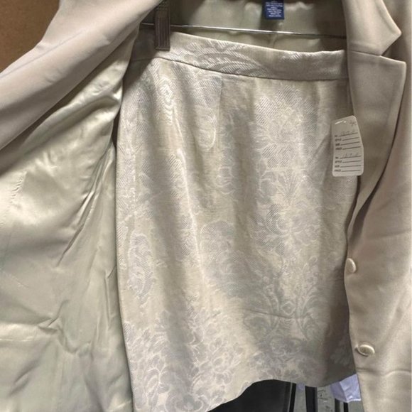 SOLD: Out of Stock - Picture 2 of 3